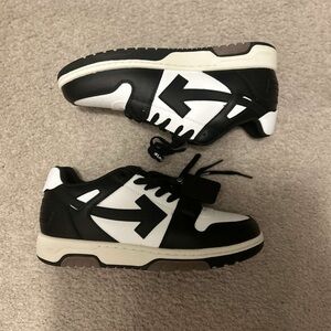 Off-White Sneakers